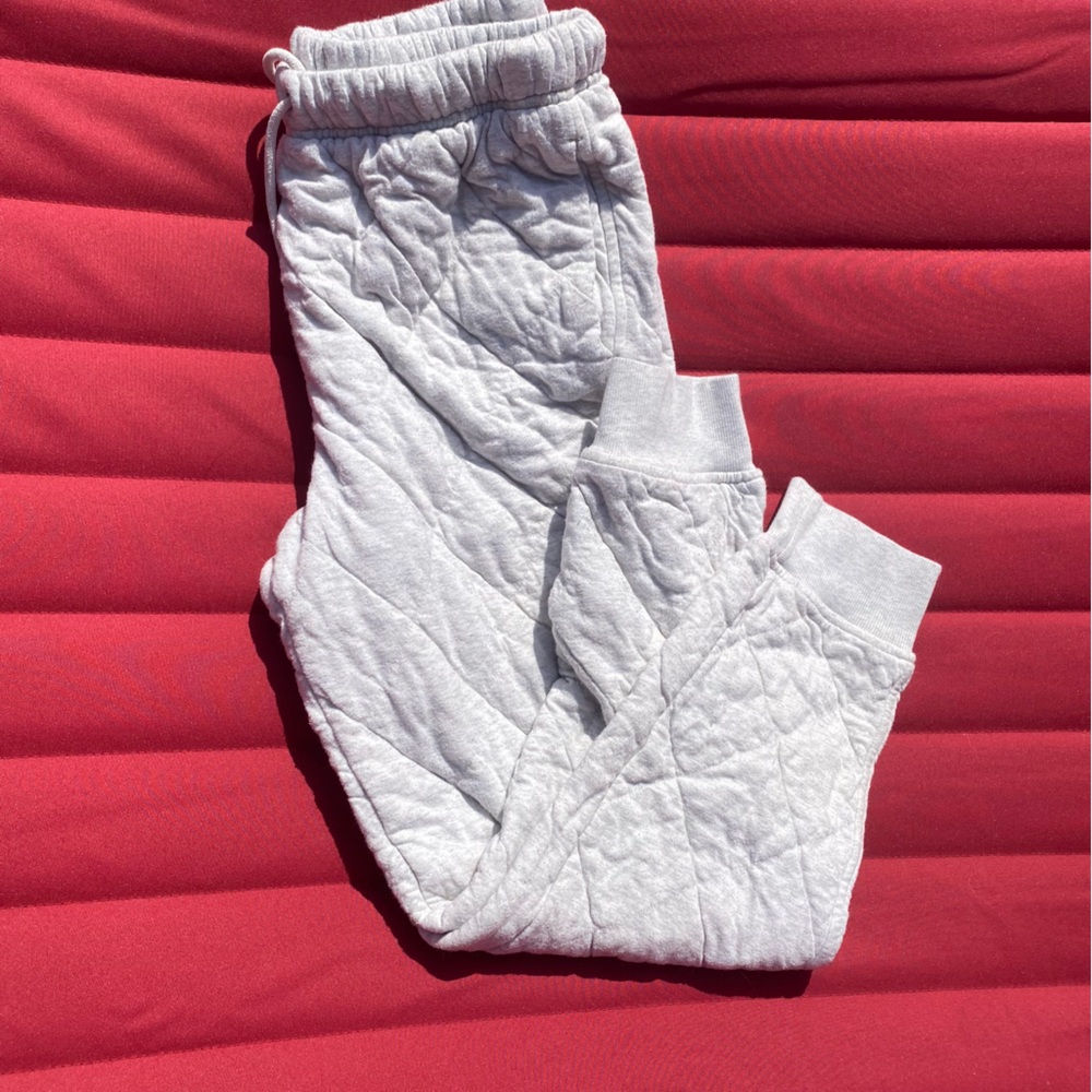 Old navy puffed grey sweats size:M